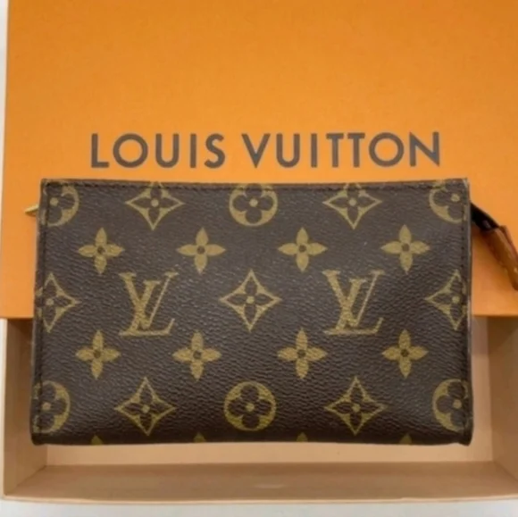 100% Authentic Louis Vuitton Mongram Pouch - Picture 1 of 14